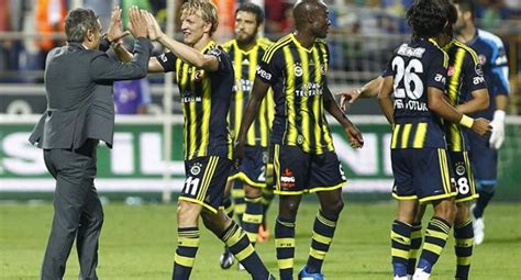 F­e­n­e­r­b­a­h­ç­e­ ­4­­t­e­ ­4­ ­P­e­ş­i­n­d­e­